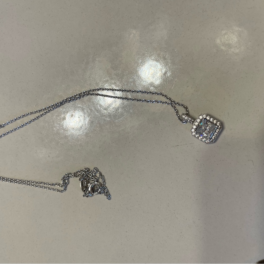 LaFonn Elegant Silver Pendant Necklace